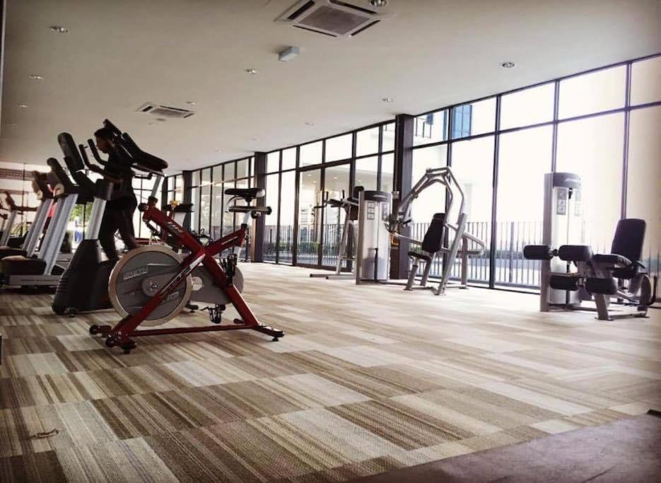 Francesco Suite - Trefoil Setia Alam-Near Setia City Mall & Setia Convention Centre エクステリア 写真